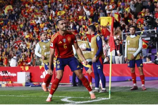 HLV Luis de la Fuente danh gia cao tai nang cua Merino.