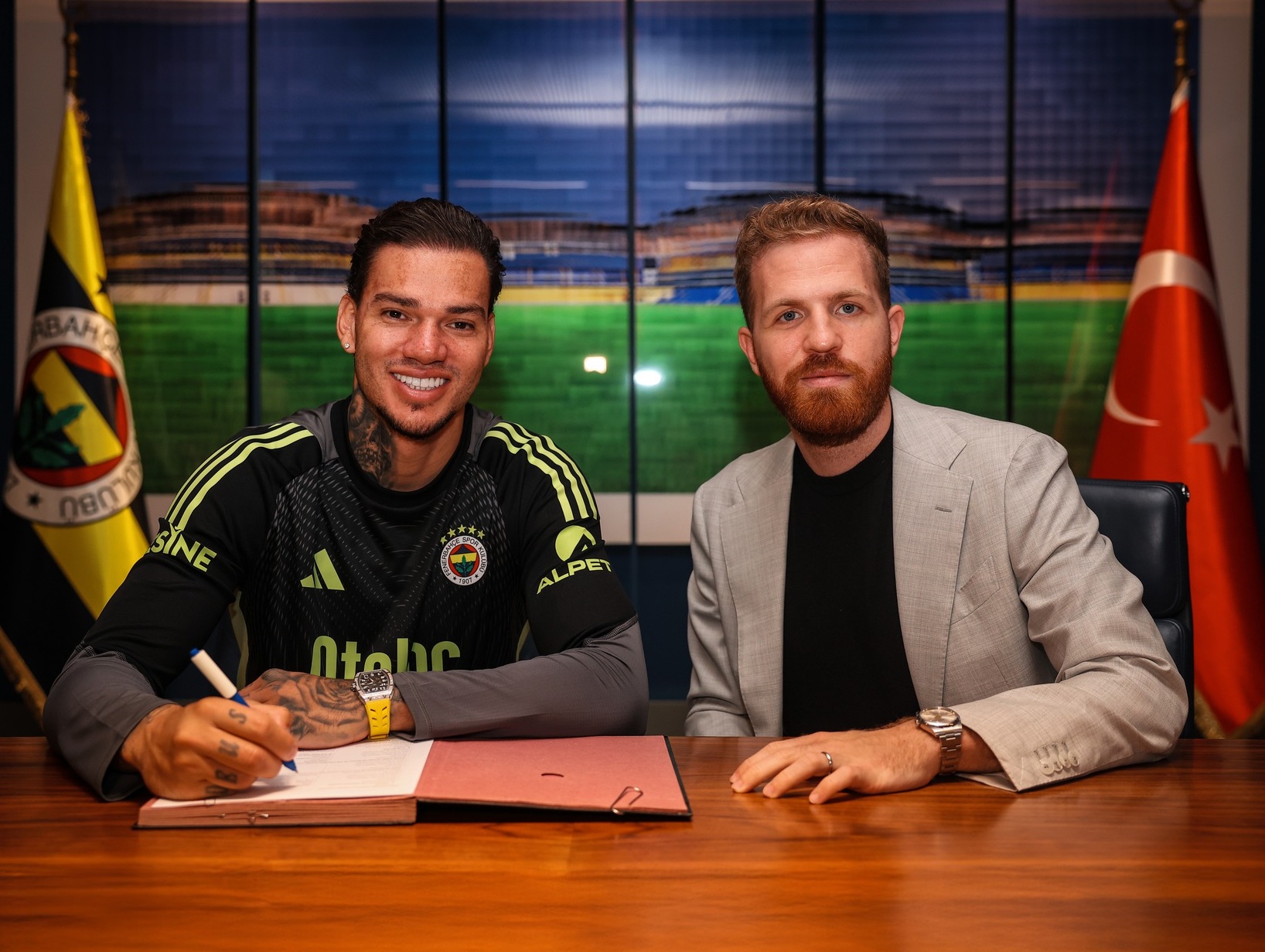 Fenerbahce ki hop dong voi thu mon Ederson