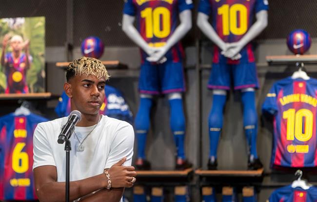 HLV ĐT Tây Ban Nha mong dư luận để Lamine Yamal được yên 1