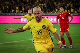 Tuyển thủ Malaysia ghi bàn vào lưới Việt Nam bị cắt lương